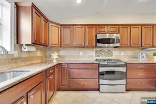 245 Kingsland Ave, Lyndhurst Township, NJ 07071 - Photo 10
