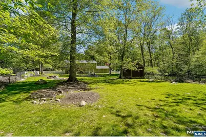 44 Brookwood Drive, Mahwah, NJ 07430 - Photo 36