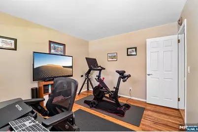 44 Brookwood Drive, Mahwah, NJ 07430 - Photo 20