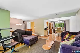 44 Brookwood Dr, Mahwah, NJ 07430 - Photo 10