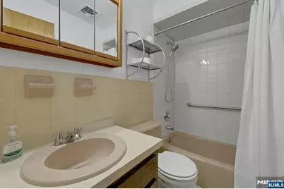 846 Riverside 202 #202, Lyndhurst Township, NJ 07071 - Photo 28