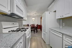 846 Riverside 202, Lyndhurst Township, NJ 07071 - Photo 12