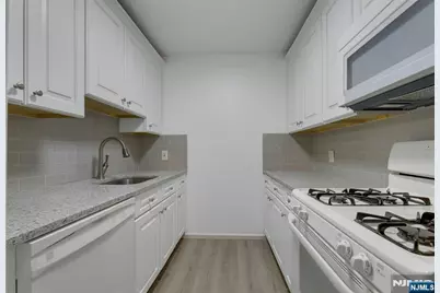 846 Riverside 202 #202, Lyndhurst Township, NJ 07071 - Photo 10