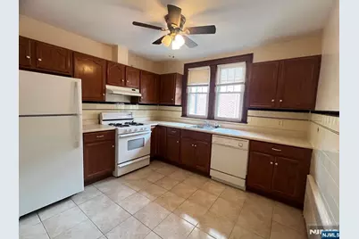 68 Lafayette Avenue, Cliffside Park, NJ 07010 - Photo 6