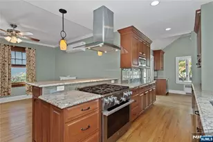 141 Henry St, Hasbrouck Heights, NJ 07604 - Photo 14