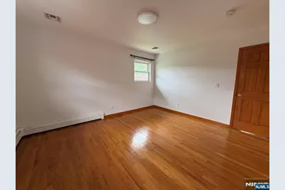 458 Lawn Avenue 2nd Floor #2nd Floor, Palisades Park, NJ 07650 - Photo 10