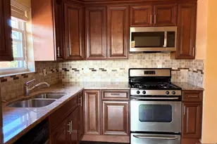 458 Lawn Ave 2nd Floor, Palisades Park, NJ 07650 - Photo 4