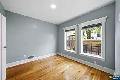 245 Jewett Avenue, Jersey City, NJ 07304 - Photo 20
