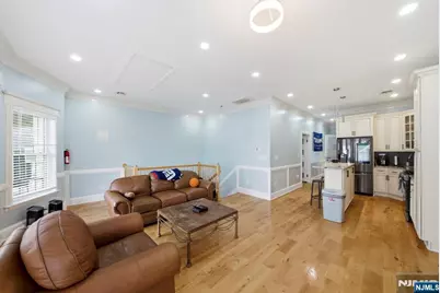 245 Jewett Avenue, Jersey City, NJ 07304 - Photo 4