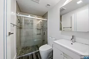 245 Jewett Ave, Jersey City, NJ 07304 - Photo 32