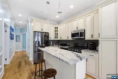 245 Jewett Avenue, Jersey City, NJ 07304 - Photo 6
