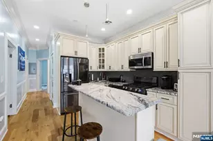 245 Jewett Ave, Jersey City, NJ 07304 - Photo 6