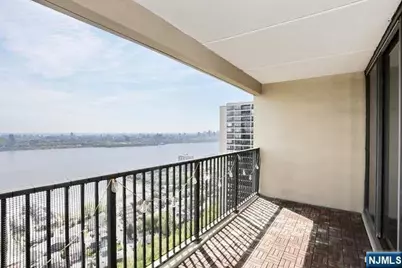 6 Horizon 2405 #2405, Fort Lee, NJ 07024 - Photo 4