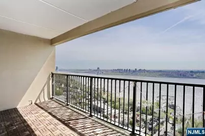 6 Horizon 2405 #2405, Fort Lee, NJ 07024 - Photo 2