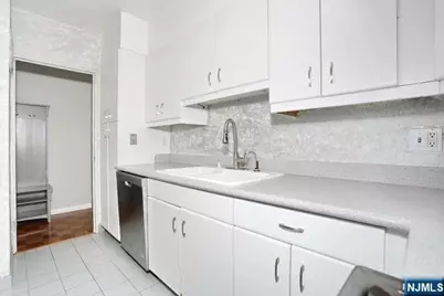 6 Horizon 2405 #2405, Fort Lee, NJ 07024 - Photo 8