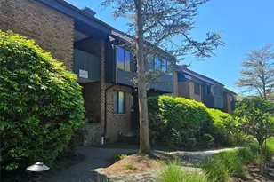 230 Indian Hollow, Mahwah, NJ 07430 - Photo 2