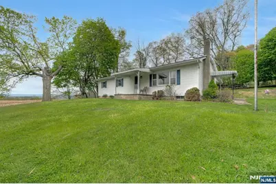 5 Decker Road, Phillipsburg, NJ 08865 - Photo 2