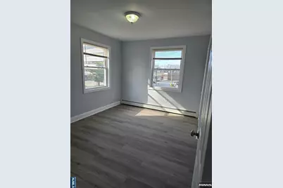 36 Augusta, Elmwood Park, NJ 07407 - Photo 8