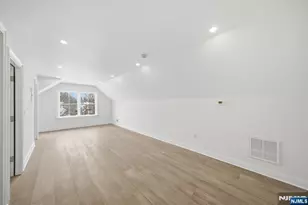 28 Irving St, Montclair, NJ 07042 - Photo 24