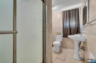 297 Hamilton Pl, Hackensack, NJ 07601 - Photo 18