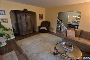 585 Monroe Pl, Ridgefield, NJ 07657 - Photo 6