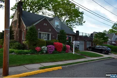 585 Monroe Place, Ridgefield, NJ 07657 - Photo 4
