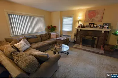 585 Monroe Place, Ridgefield, NJ 07657 - Photo 6