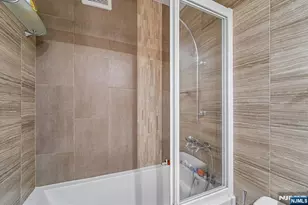 200 Winston L09, Cliffside Park, NJ 07010 - Photo 20