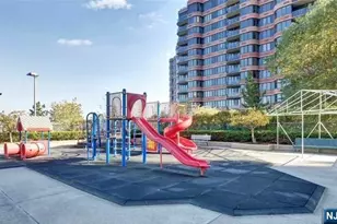 200 Winston L09, Cliffside Park, NJ 07010 - Photo 4