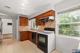 557 Monroe Ct, River Edge, NJ 07661 - Photo 12