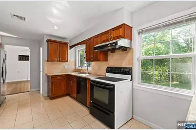 557 Monroe Court, River Edge, NJ 07661 - Photo 14