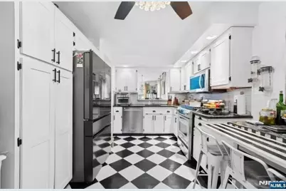 239 Baldwin, Hasbrouck Heights, NJ 07604 - Photo 8