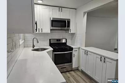 281 Marion Avenue 1Fl #1FL, Cliffside Park, NJ 07010 - Photo 4