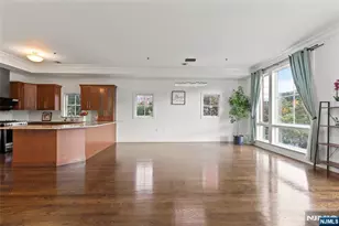 1600 Kaufers Ln 4, Fort Lee, NJ 07024 - Photo 2