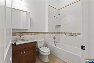 1600 Kaufers Ln 4, Fort Lee, NJ 07024 - Photo 16