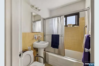 3060 Edwin 3D #3D, Fort Lee, NJ 07024 - Photo 10