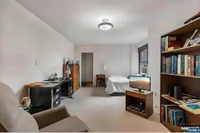 3060 Edwin 3D #3D, Fort Lee, NJ 07024 - Photo 6