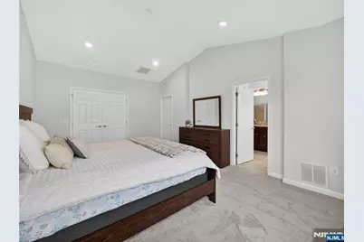 8 Veterans Drive, Wood Ridge, NJ 07075 - Photo 28