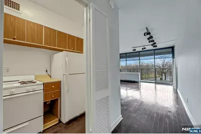 6 Horizon #306, Fort Lee, NJ 07024 - Photo 12