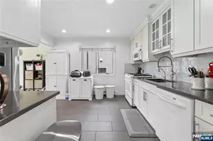 1435 14th St, Fort Lee, NJ 07024 - Photo 14