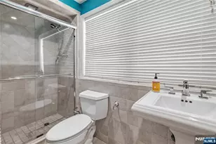 682 Floyd St, Englewood Cliffs, NJ 07632 - Photo 28