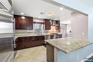 682 Floyd St, Englewood Cliffs, NJ 07632 - Photo 12