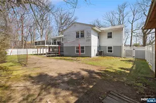 682 Floyd St, Englewood Cliffs, NJ 07632 - Photo 30