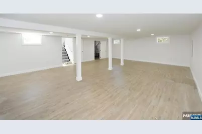 385 Goffle Road 1st Floor #1st Floor, Ridgewood, NJ 07450 - Photo 16