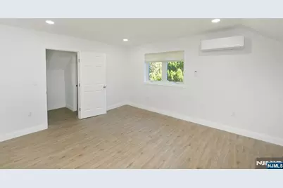 385 Goffle Road 2nd Floor #2nd Floor, Ridgewood, NJ 07450 - Photo 8
