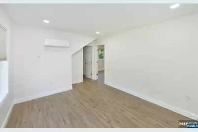 385 Goffle Road 2nd Floor #2nd Floor, Ridgewood, NJ 07450 - Photo 10