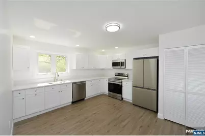 385 Goffle Road 2nd Floor #2nd Floor, Ridgewood, NJ 07450 - Photo 4