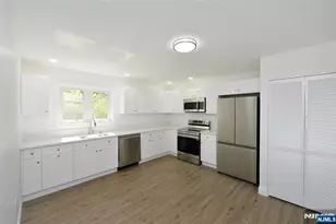 385 Goffle Road 2nd Floor, Ridgewood, NJ 07450 - Photo 4