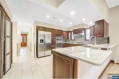 99 Lambert Place, Paramus, NJ 07652 - Photo 8