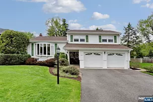 222 Merritt Dr, Oradell, NJ 07649 - Photo 2